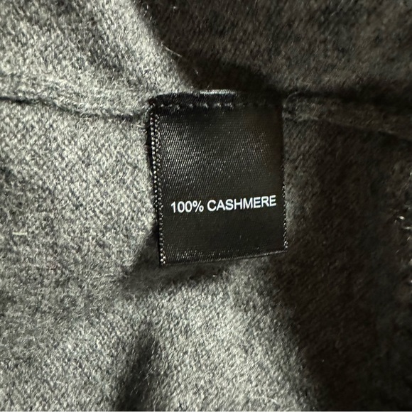 Qi New York men’s XL‎ cashmere 1/4 zip gray with blue stripe sweater - Picture 8 of 9